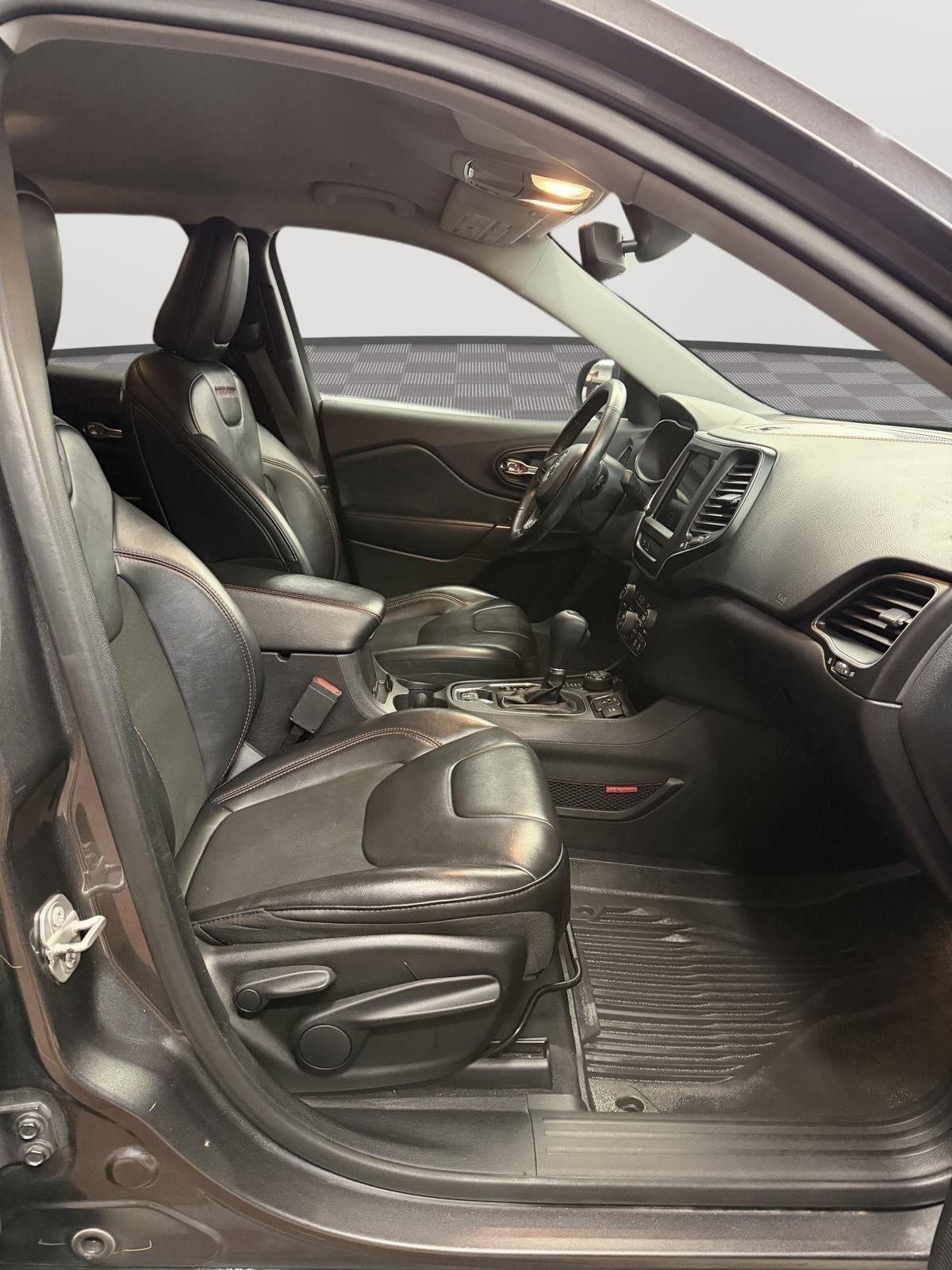 2020 Jeep Cherokee Trailhawk