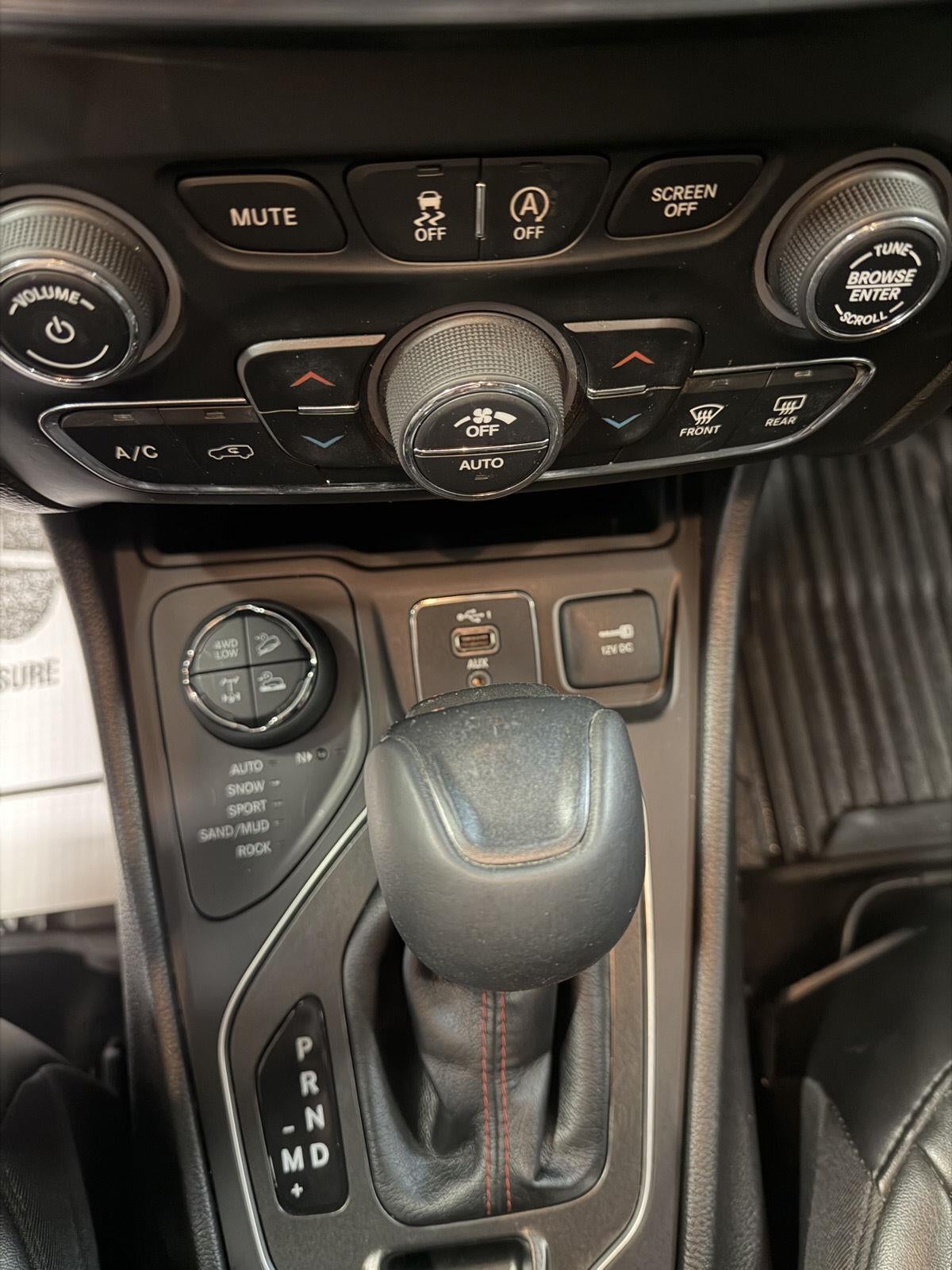 2020 Jeep Cherokee Trailhawk