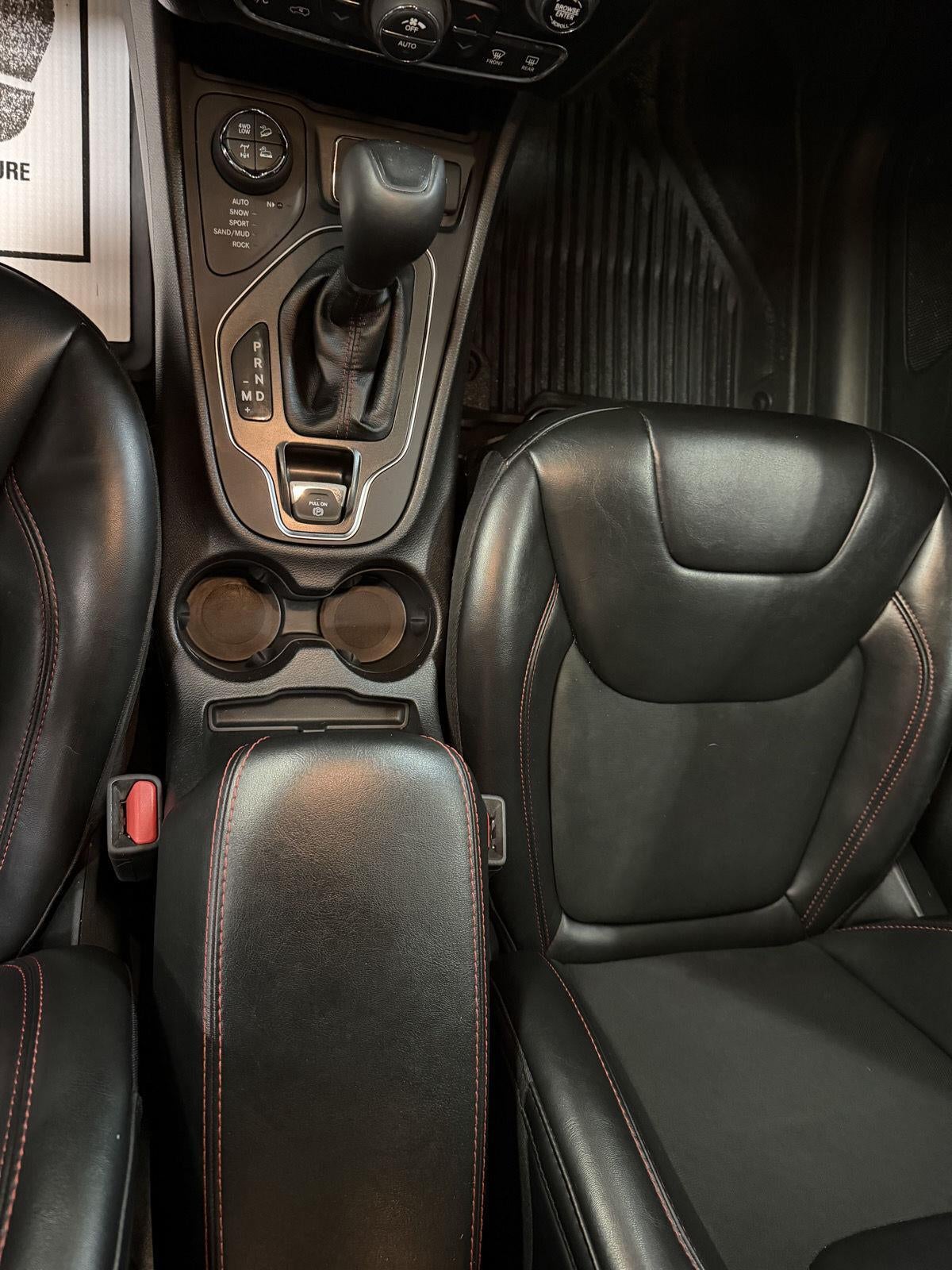 2020 Jeep Cherokee Trailhawk