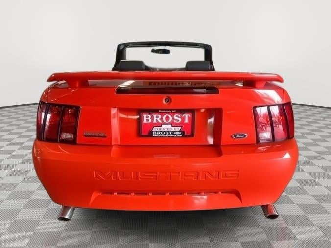 2004 Ford Mustang Deluxe