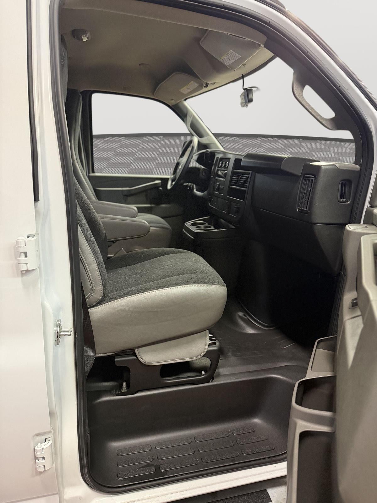 2024 Chevrolet Express Cargo 2500 WT