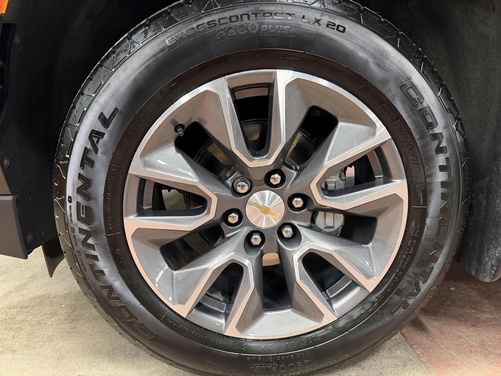 2024 Chevrolet Suburban LT