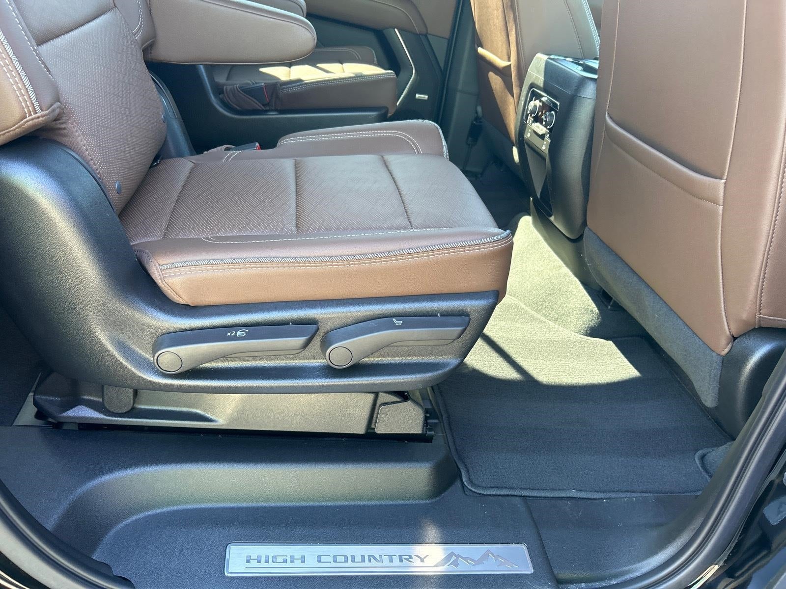 2022 Chevrolet Suburban High Country