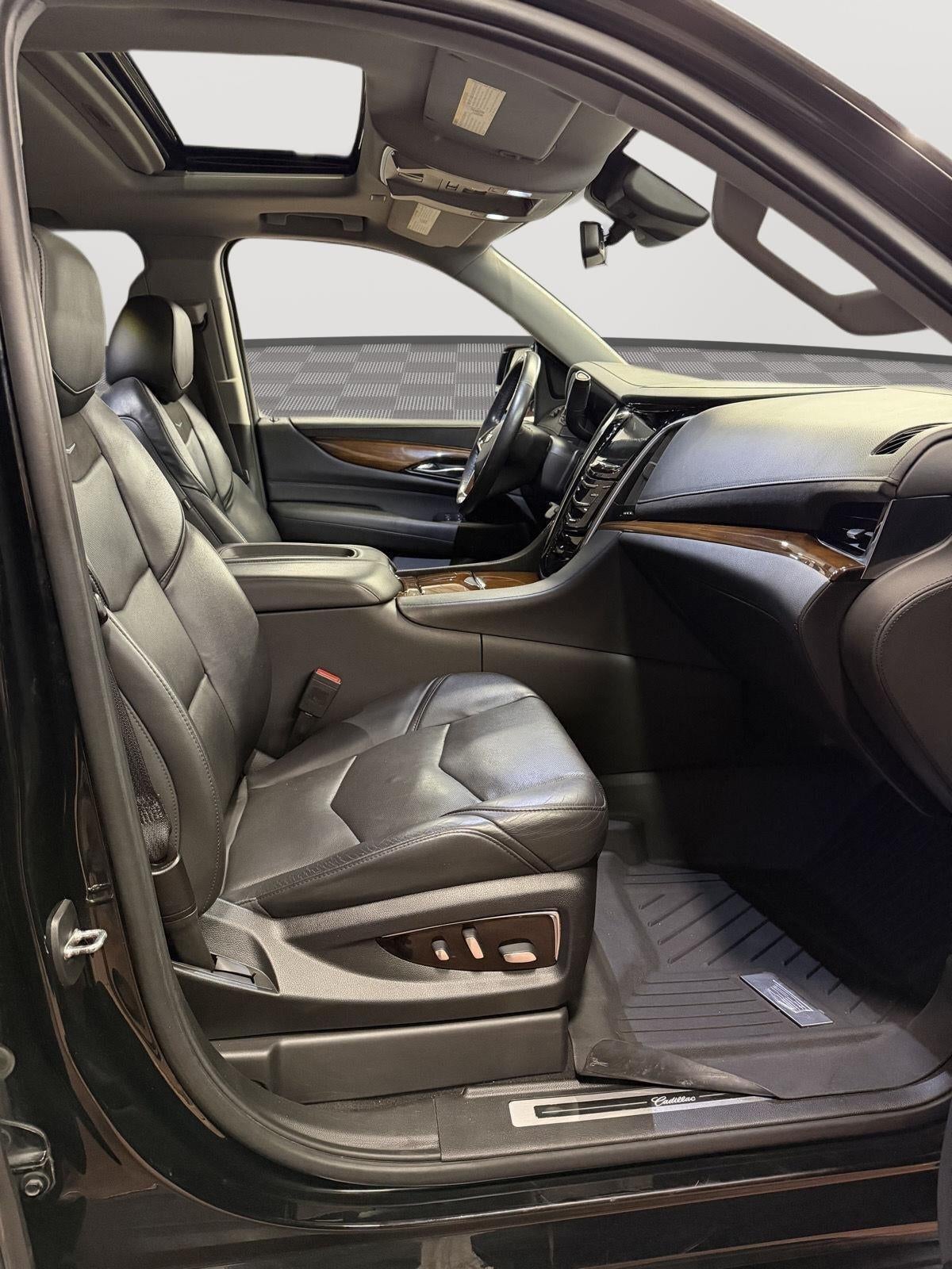 2020 Cadillac Escalade ESV Luxury