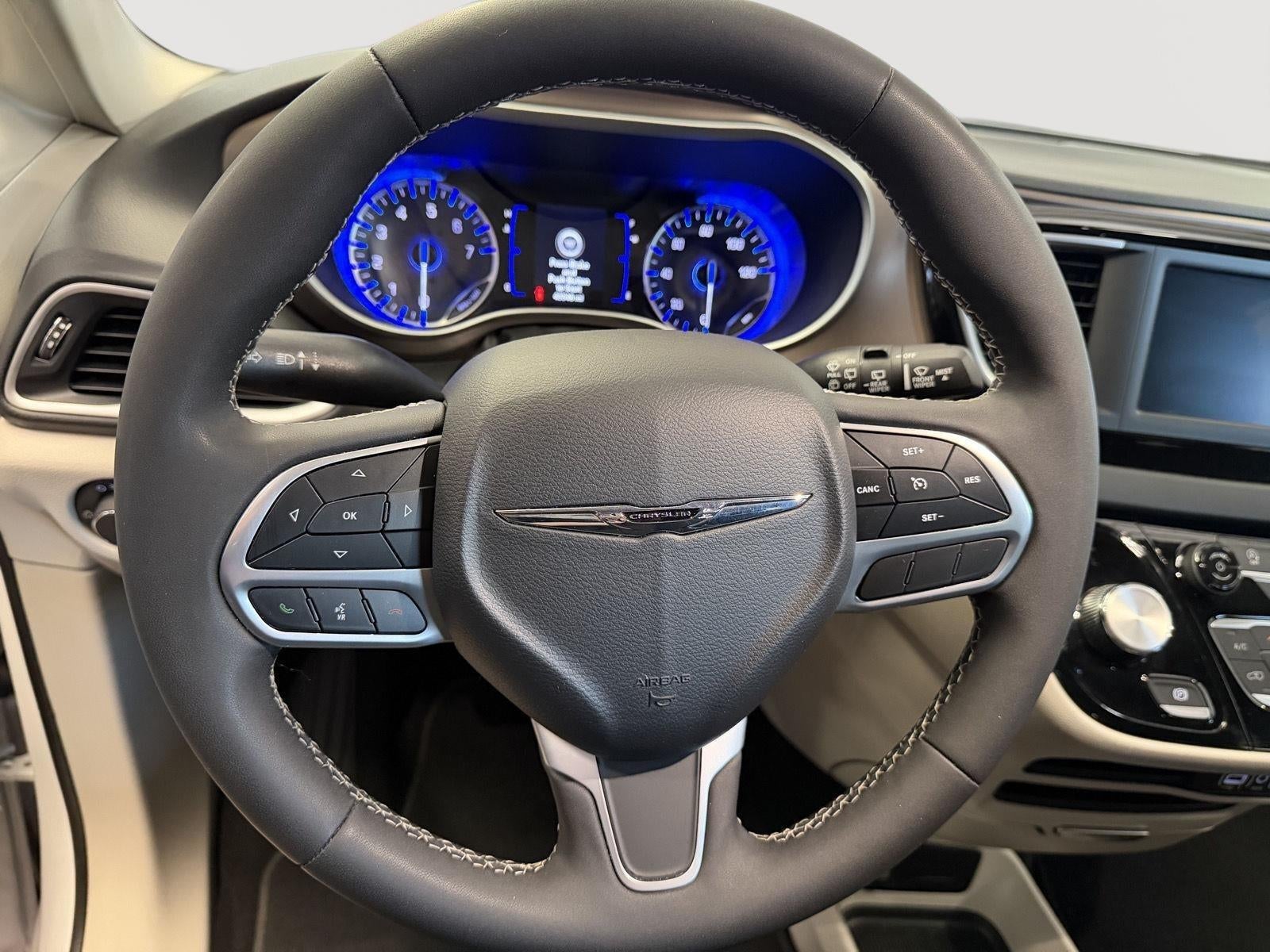 2024 Chrysler Voyager LX