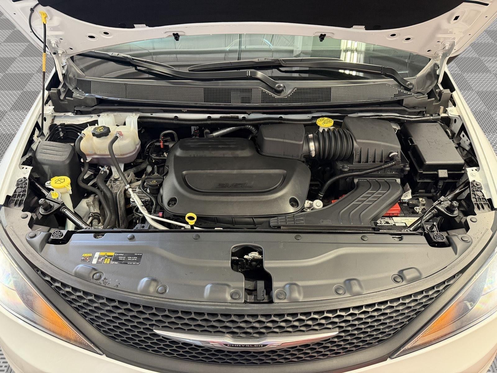 2024 Chrysler Voyager LX