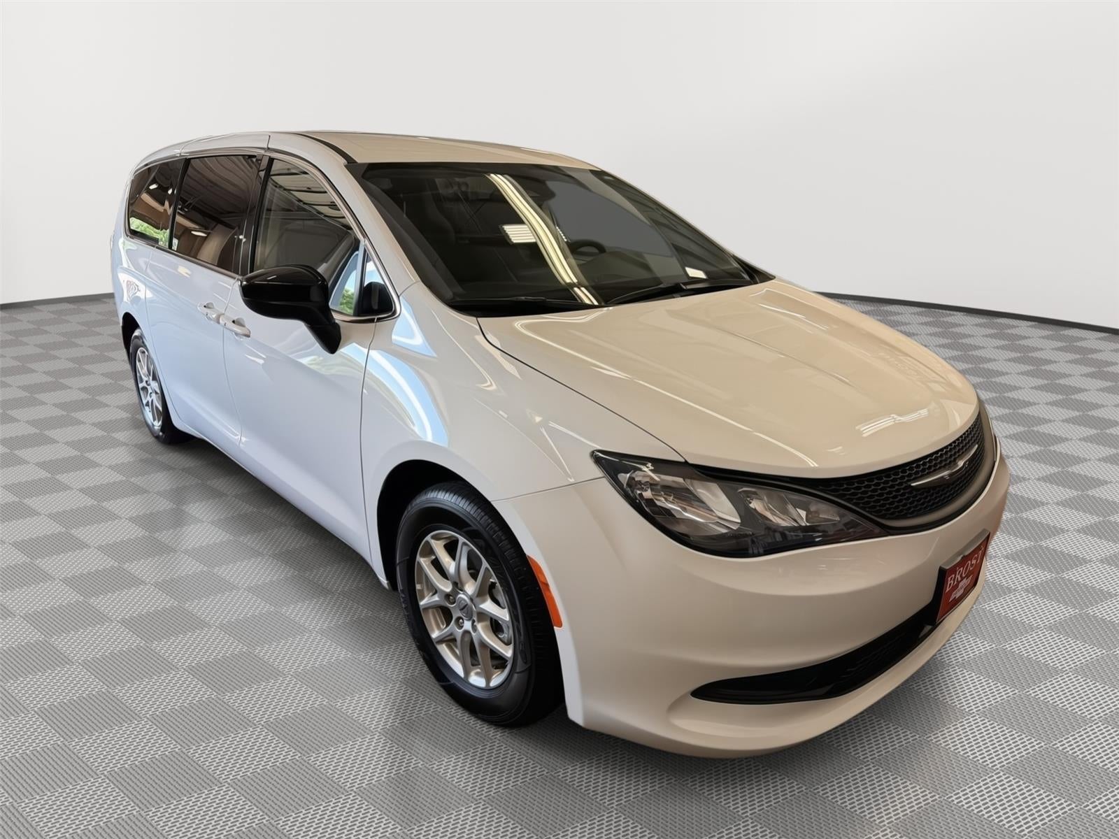 2024 Chrysler Voyager LX