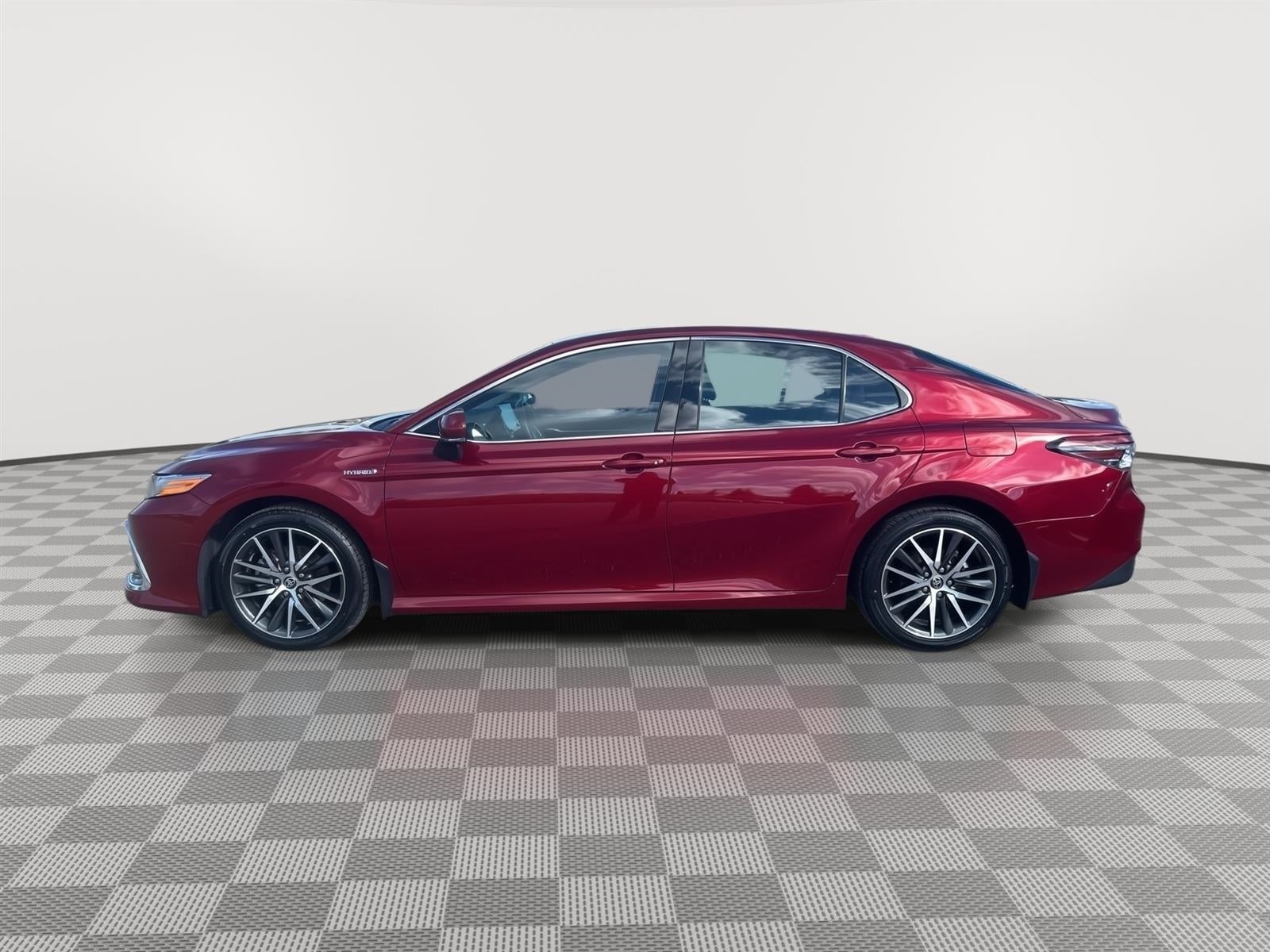 2021 Toyota Camry Hybrid XLE